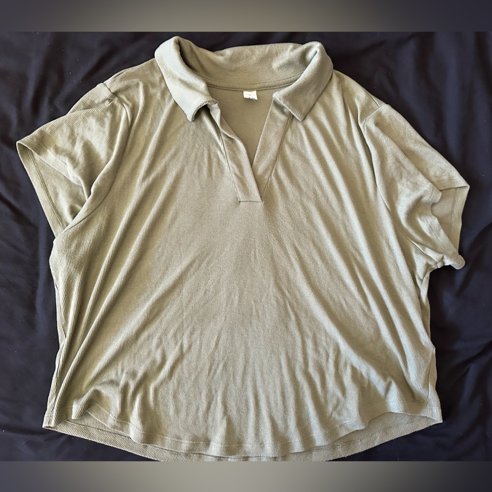 Olive Green cropped ribbed polo tee